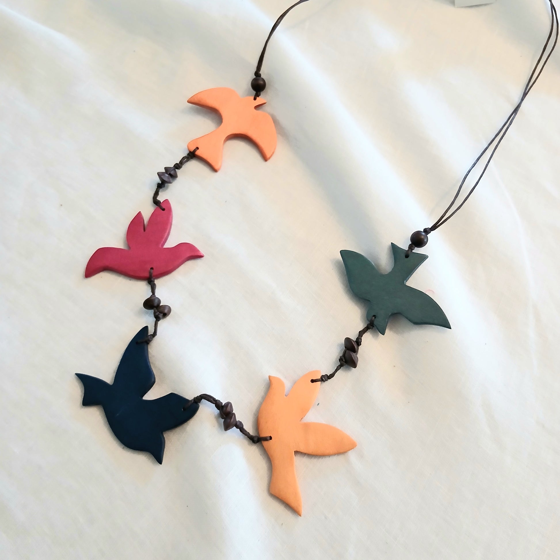 Flock of Birds Flying - Wooden Birds Necklace N6-4934CHU