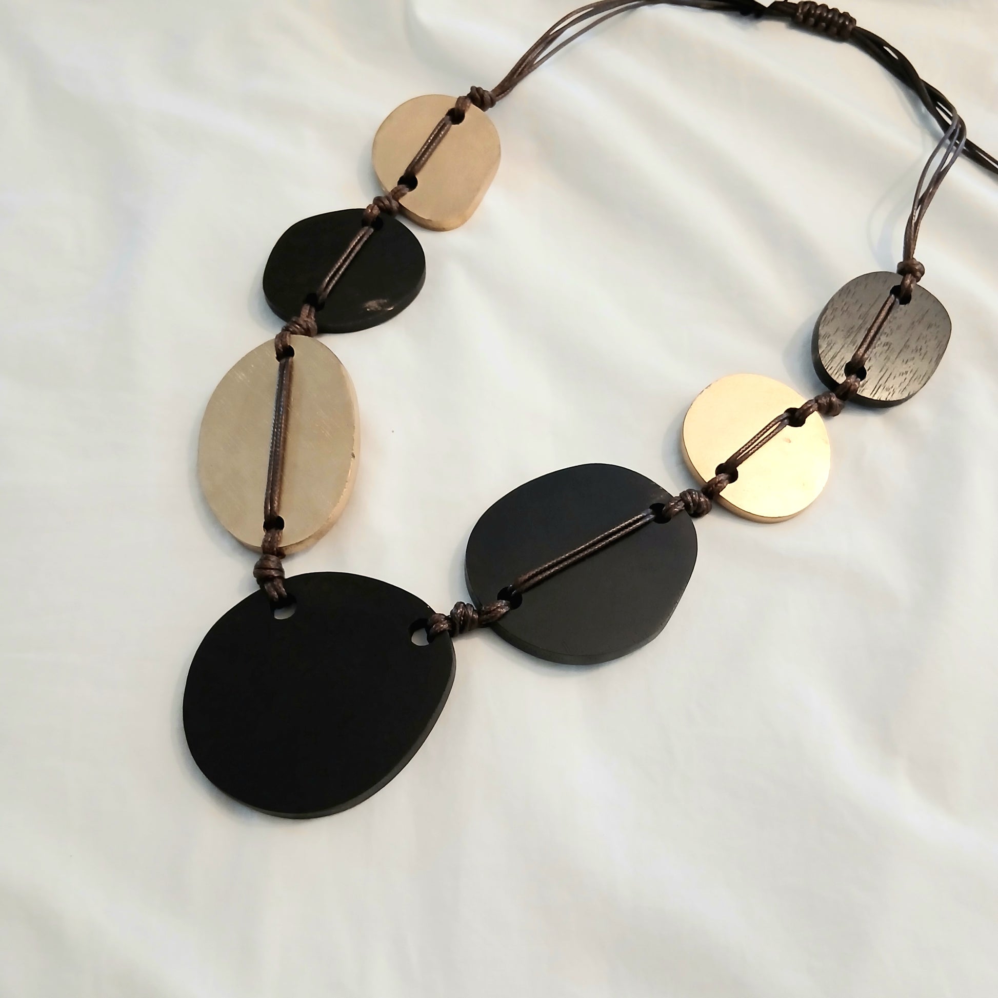 PRE-ORDER Chunky Elegant Resin and Wood Necklace 36235