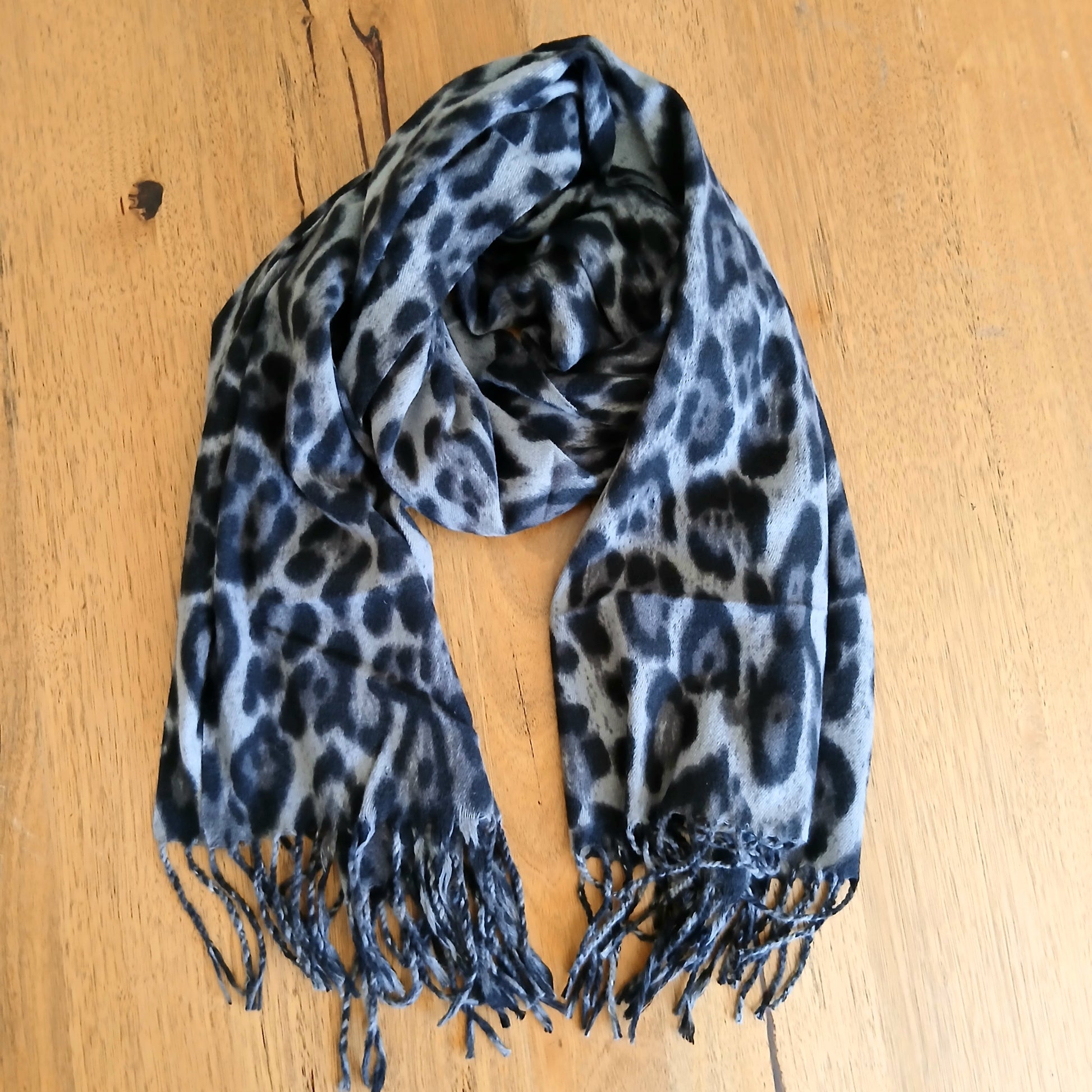 Pre-Order Leopard Winter Scarf 332740