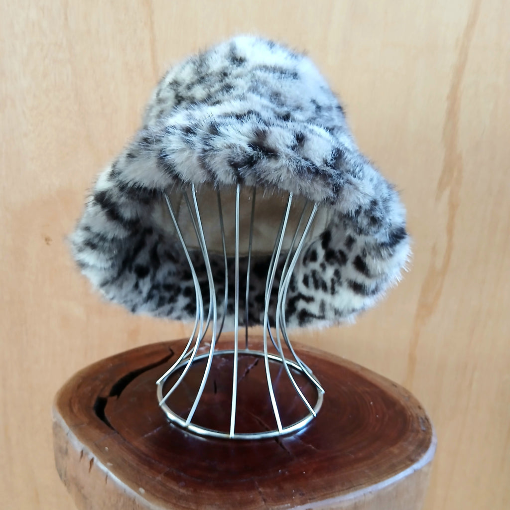 Pre-Order Fluffy Faux Fur Bucket Hat Leopard 7532