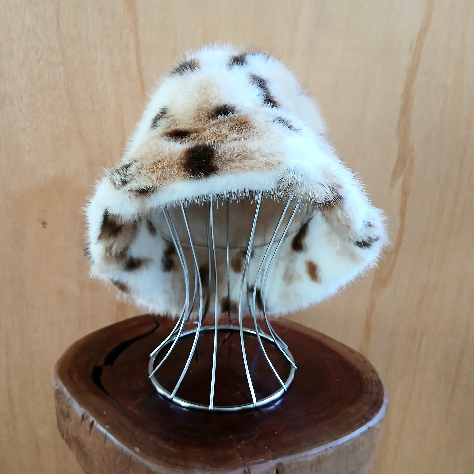 Pre-Order Fluffy Faux Fur Bucket Hat Unique Leopard 7537