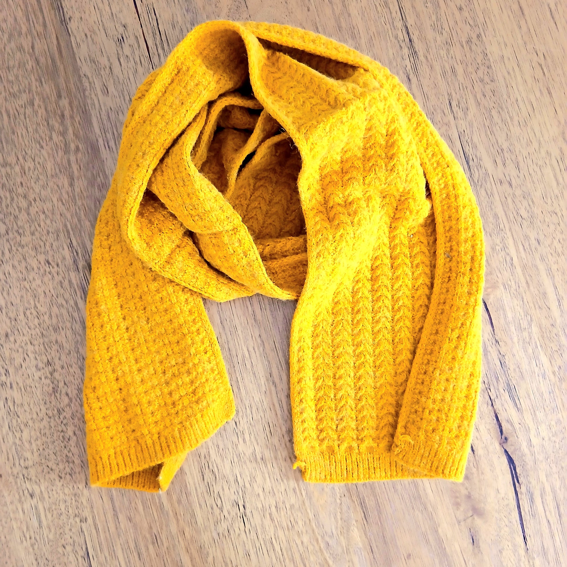 Narrow Scarf Zig Zag Knit 332333