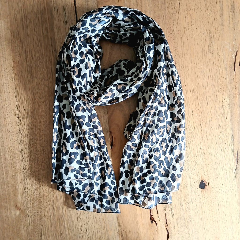 PRE-ORDER Leopard Print Cotton Scarf 67198