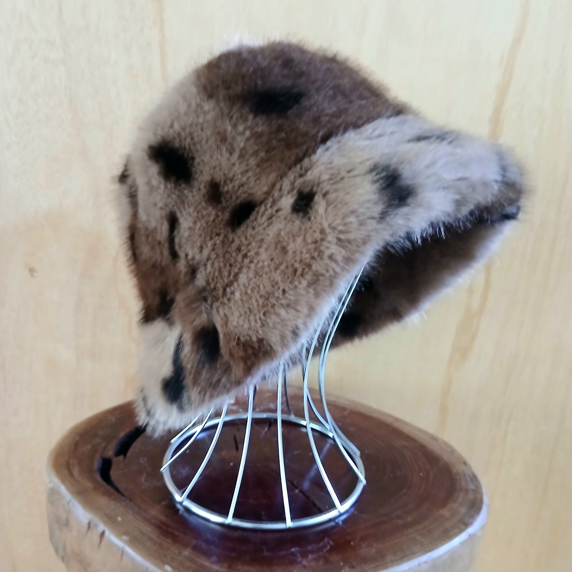 Pre-Order Fluffy Faux Fur Bucket Hat Unique Leopard 7537