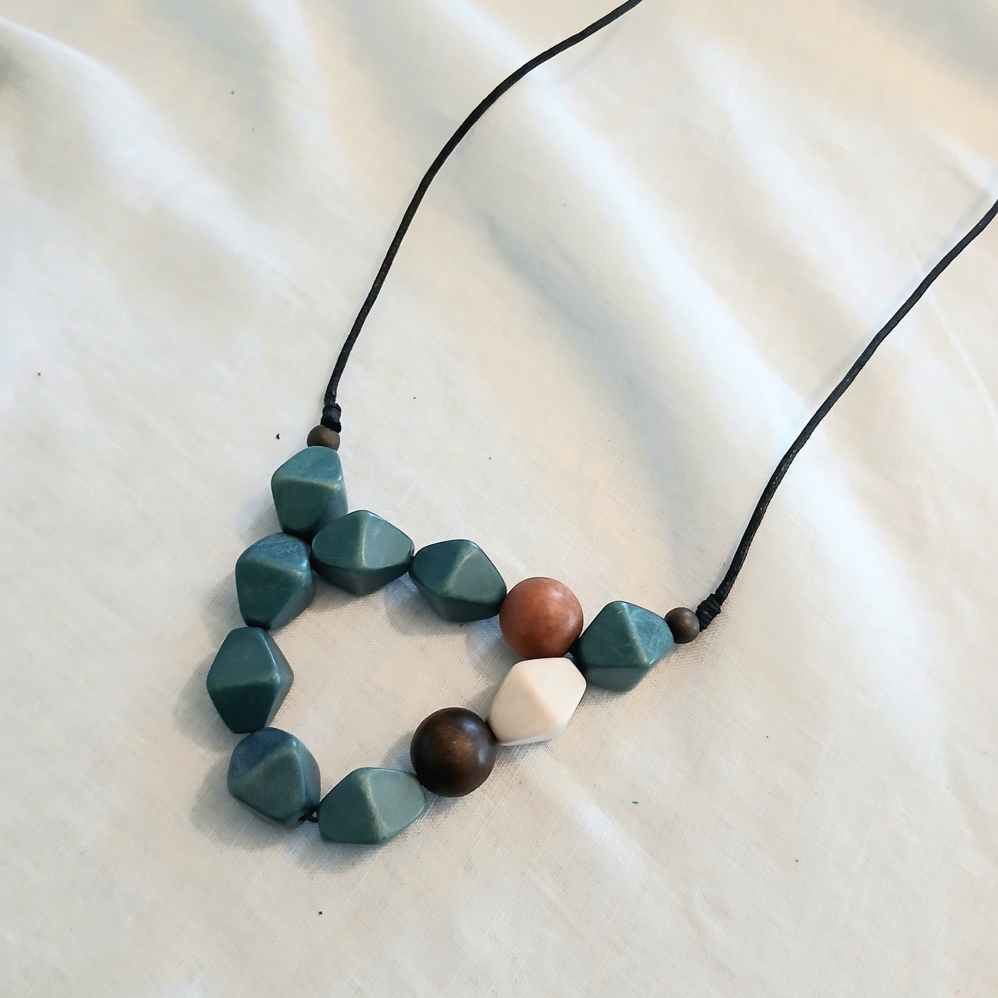 Chunky 2-Layered Geo Wooden Pendant Necklace N6-5380MLKY