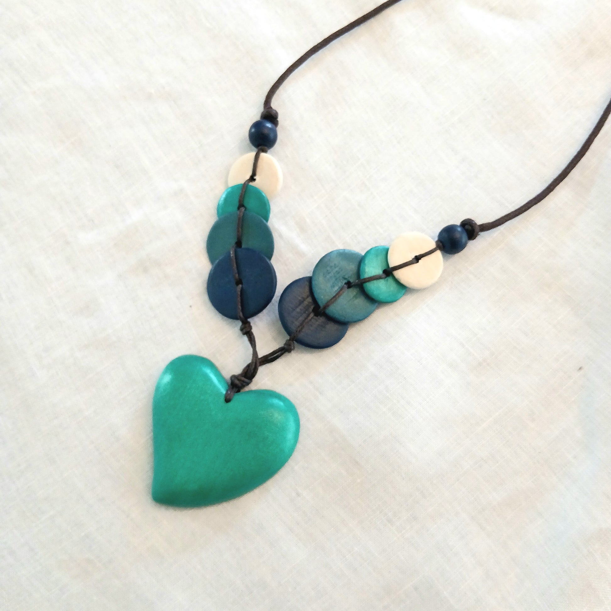 Layered Wooden Pieces with Heart Shape N7-929