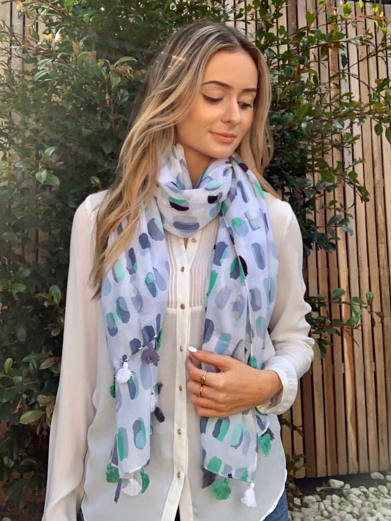 Viscose Printed Scarf With Tassels - Green