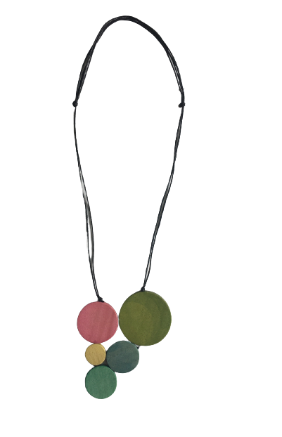 5 Wooden Circles Together on Necklace Multi-Coloured N6-5615FJE